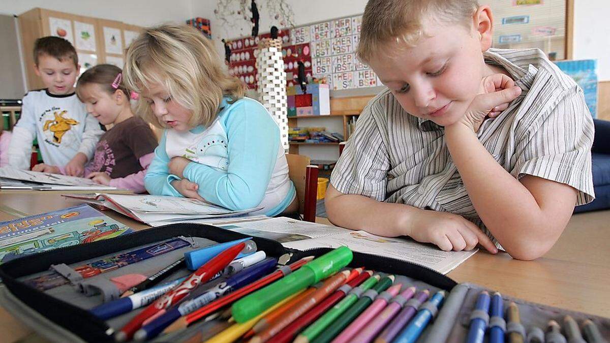 Wer länger im Kindergarten bleibt, der tut sich laut der OECD-Studie später in Mathematik leichter.