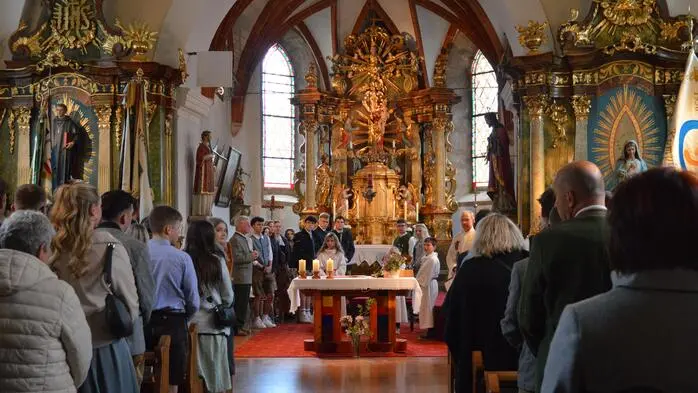 Das Bezirkstreffen der Landjugend Judenburg in Pusterwald und das 75-jährige Bestehen der Ortsgruppe Pusterwald wurden gefeiert – mit einer Messe und musikalischer Umrahmung vom Chor des Landjugendbezirks Judenburg. 