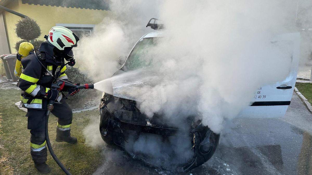 Am Firmenwagen entstand Totalschaden