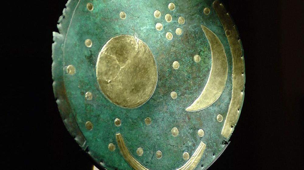 Die Himmelsscheibe von Nebra zeigt die weltweit älteste konkrete Darstellung astronomischer Phänomene rund um den Mond