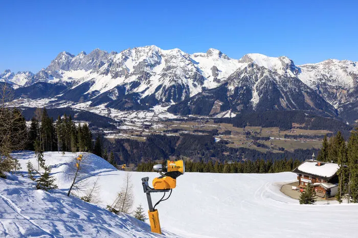 Tags darauf bot sich daher ein ungewöhnliches Bild: Kaiserwetter, herrliche Pisten und ein menschenleerer Skiberg ...