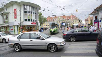 Graz ist der einzige Bezirk, in dem die Öffis den Pkw-Verkehr zurückdrängen