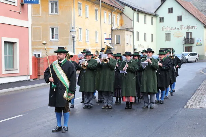 Die Marktkapelle Vordernberg begleitete den Festzug musikalisch.