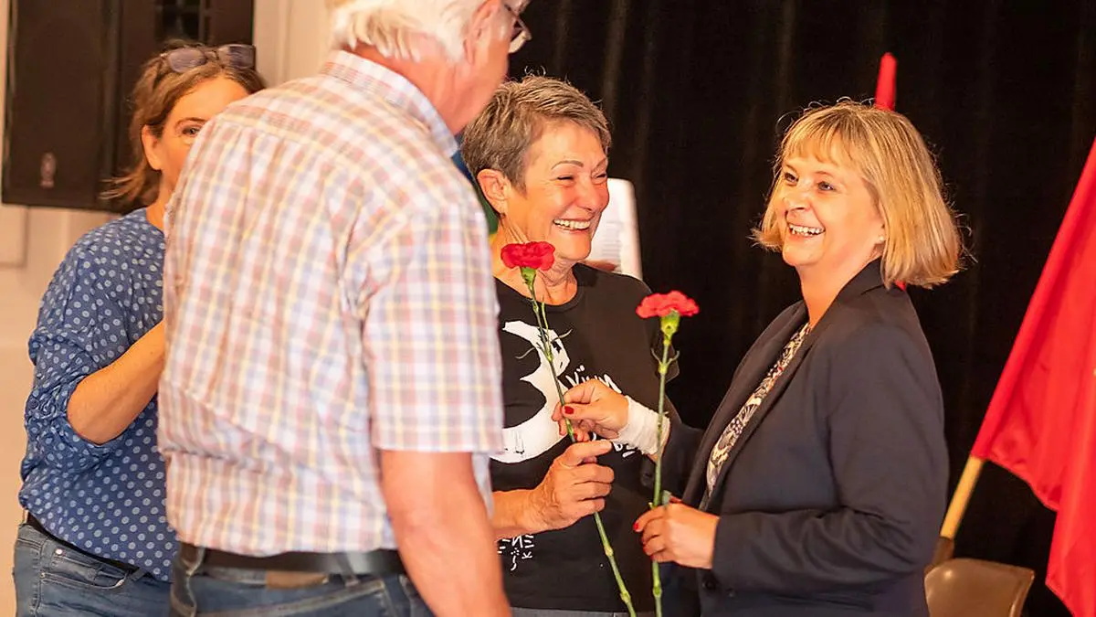 Claudia Klimt-Weithaler am KPÖ-Parteitag im Volkshaus