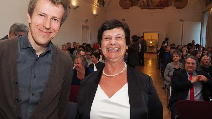 Im Freskensaal des Viktringer Stiftes beging das Viktringer Gymnasium am Donnerstag sein 40-jähriges Bestehen. Unter der Freskendecke wurde gesungen und rezitiert. Kärntens Landeshauptmann Peter Kaiser und die Klagenfurter Bürgermeisterin Maria-Luise Mathiaschitz zählten zu den Ehrengästen.