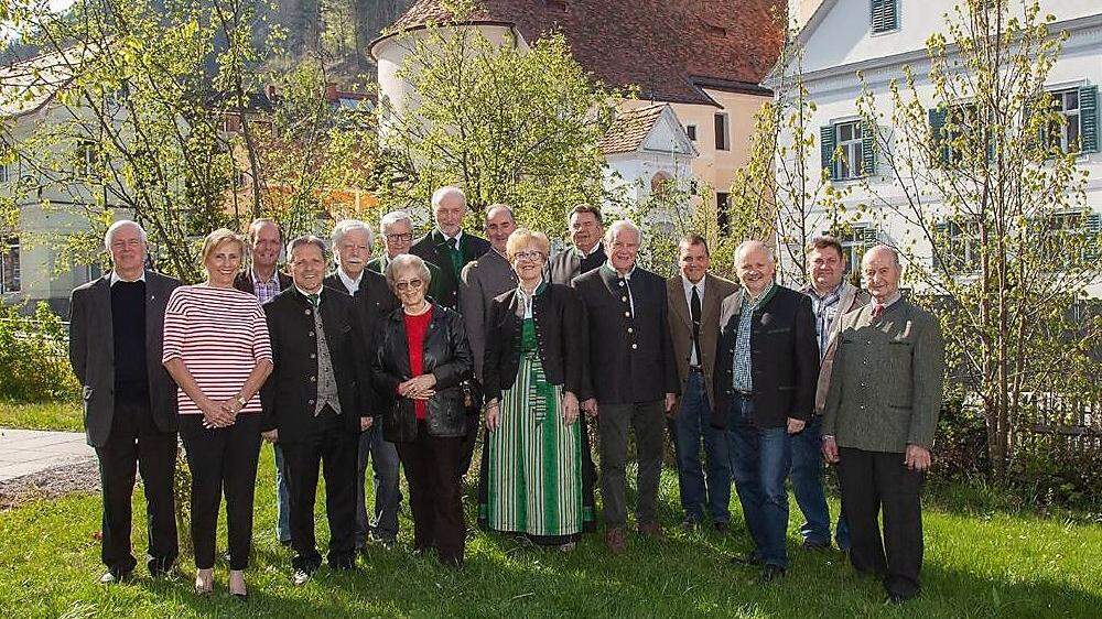 Ein Teil des Vorstandes des St.-Ulrich-Vereines der Pfarre Anger