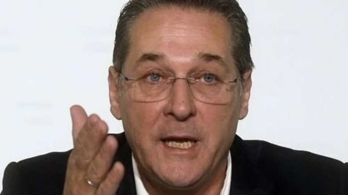 Vizekanzler Strache bemüht sich um Distanz zur Rechtsextremen