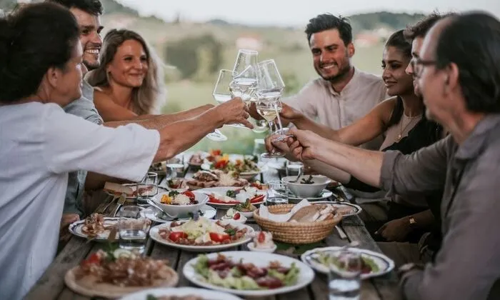 Eine Reise in die Südsteiermark heißt herzhafte Kulinarik und exzellenten Wein genießen