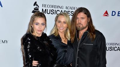 Gemeinsame Fotos von Miley Cyrus und ihrem Vater Billy Ray gibt es nicht mehr viele - das Verhältnis ist schon länger angespannt