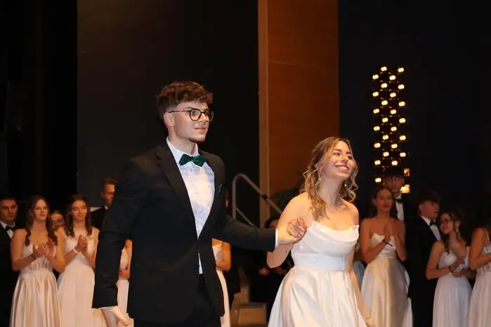 Mit einer klassischen Polonaise wurde der Ball eröffnet.