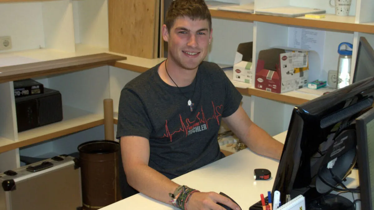 Das Berufsbild Tischler hat sich erweitert - Patrick Mayr plant und programmiert viel am Computer