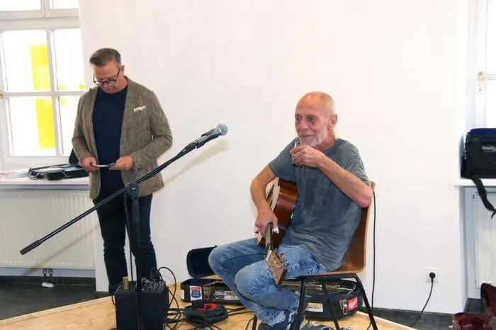 Die Gäste im Kunsthaus begrüßte Bürgermeister Helmut Linhart.