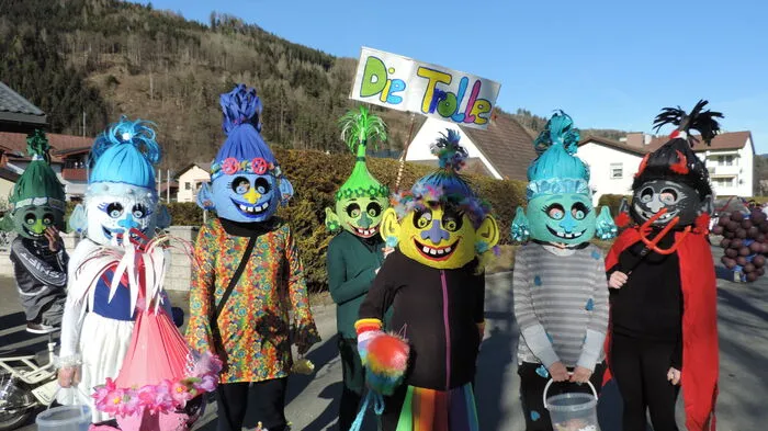 Die Faschingsnarren strahlten in Proleb mit der Sonne um die Wette