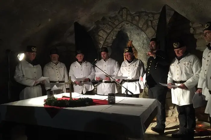 Der Barbarachor Eisenerz und die Bergmusikkapelle Eisenerz verschönerten die Mette mit musikalischen Darbietungen.