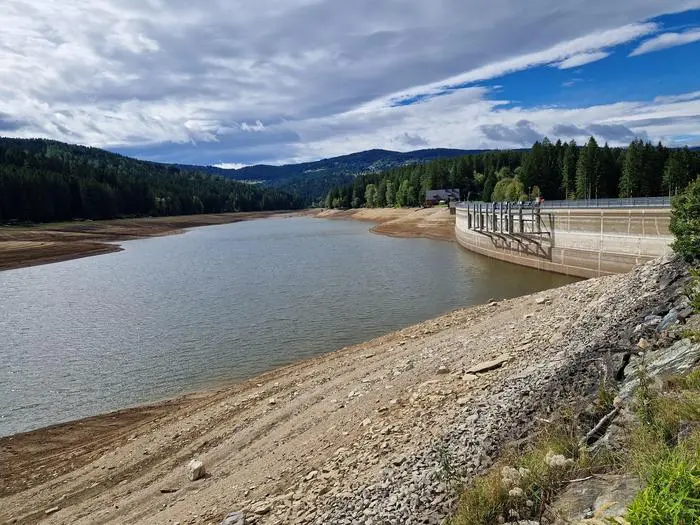 Im Herbst war im Packer Stausee wieder ein Niedrigwasserstand
