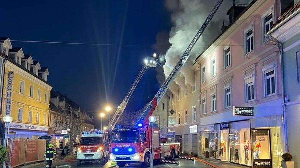 Am Sonntag musste die Feuerwehr auf den Hauptplatz i Deutschlandsberg ausrücken. 