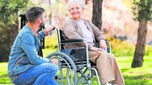 Hochprofessionell üben sie einen extrem fordernden Beruf aus: die Pflegerinnen und Pfleger in der Steiermark (Sujetbild)