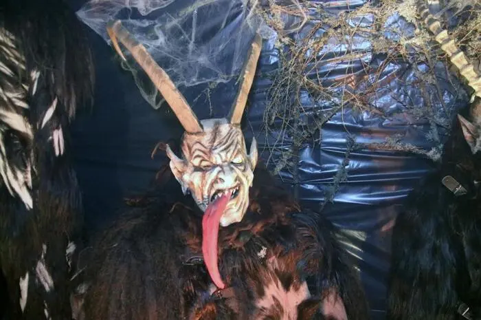 Der Besucherandrang zur 7. Ausstellung war groß, Vorfreude auf die bald startenden Krampusumzüge und Krampusläufe war zu verspüren.