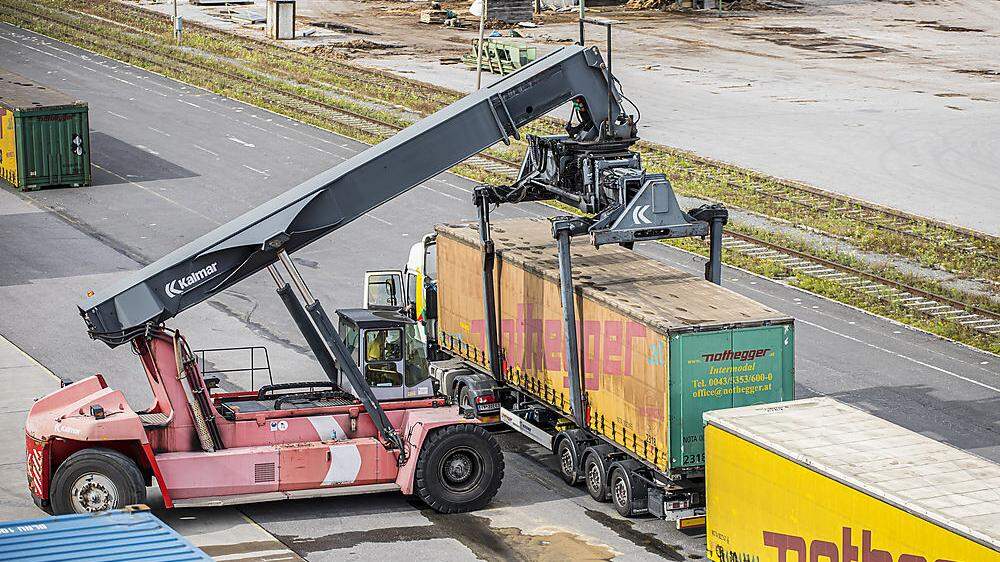 Land fordert von den ÖBB raschen Ausbau des Güterterminals in Fürnitz