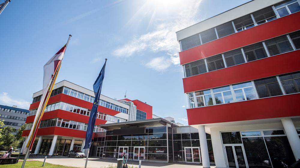 Die Fachhochschule Kärnten setzt in Villach einen Schwerpunkt im Bereich der Automatisierung und Halbleiterindustrie