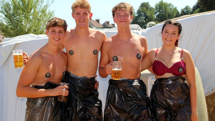 Die LJ Pölling sorgte mit Obmann Philipp Graf und Mädelleiterin Barbara Steinwender, für ein tolles Event, welches auch die notwendige Abkühlung brachte. Es wurde dazu kein Trinkwasser.sondern Brauchwasser verwendet. Den Sieg holte sich die LJ St. Ruprecht an der Raab, gefolgt von den Prinzen von Schönweg und der LJ St. Margarethen.  