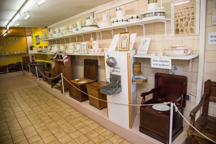 200 Jahre Geschichte der Hygiene und des Badezimmers lässt sich in diesem Kleinod nachempfinden. Heute gibt’s die ganze Nacht lang Spezialführungen im Originalkostüm und bei Kerzenschein.