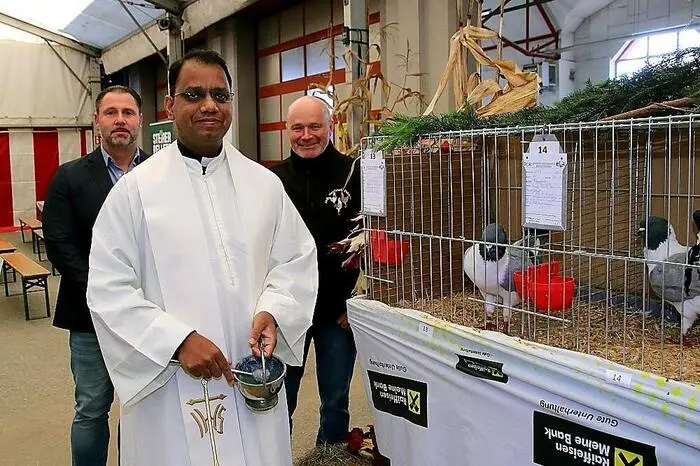 Bereits am Donnerstag davor wurden die mit viel Liebe und Sachverständnis gezüchteten Tiere durch Preisrichter Emmerich Ruess, Martin Schreiner, Gerhard Meier und Alois Strobl einer Bewertung unterzogen. Die Edelsten von ihnen wurden mit einer Plakette ausgezeichnet.