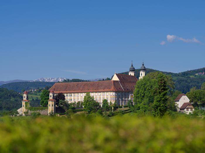 <em>Das barocke Schloss Stainz ist ein ehemaliges Augustiner Chorherrenstift und beheimatet Österreichs größtes Jagdmuseum</em>