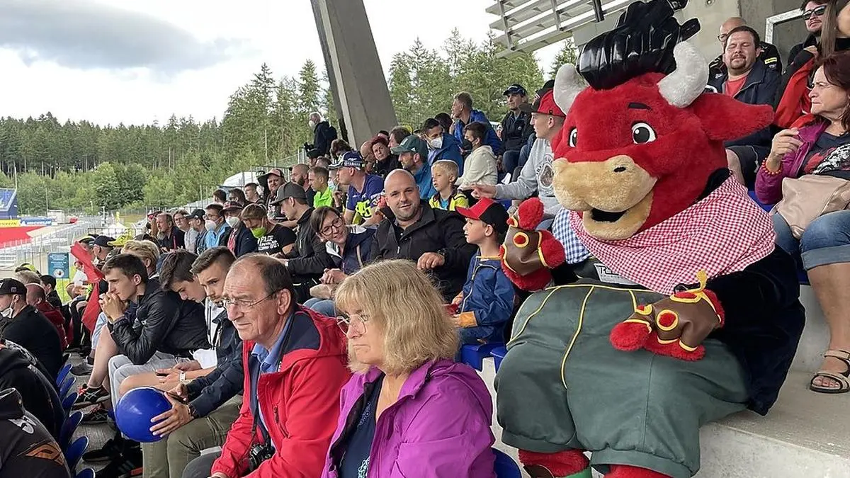 Die Fans trafen sich am Donnerstag beim Pit Lane Walk