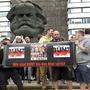 Die Stimmung in der Chemnitzer Innenstadt ist aggressiv, den Rechten und Wütenden gehört das Zentrum um die Büste von Karl Marx