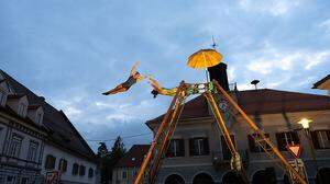 Die Akrobatinnen Garance Hubert und Gabi Chitescu am La Strada Festival in Stainz