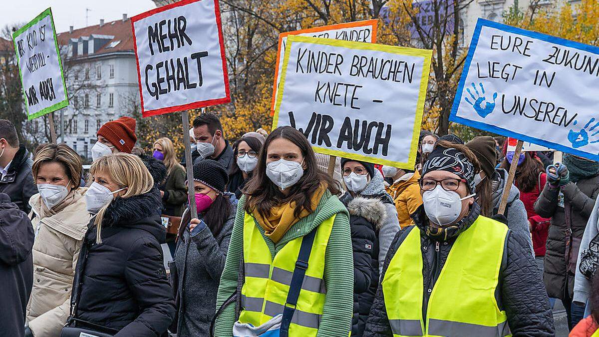 Elementarpädagoginnen bei Protest Ende 2021 in Graz