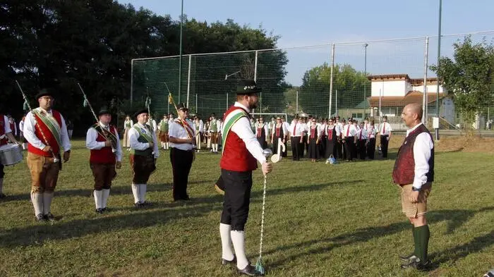 Eine musikalische Klangwolke von 400 Musizierenden am Sportplatz bildete den Höhepunkt des dreitägigen oststeirischen Musikertreffens.
