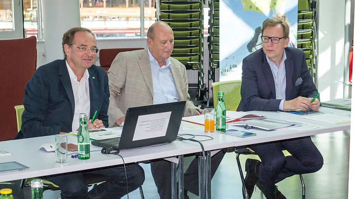 Georg Bliem, Aufsichtsratschef Hellmuth Schnabel und Wirtschaftslandesrat Christian Buchmann	