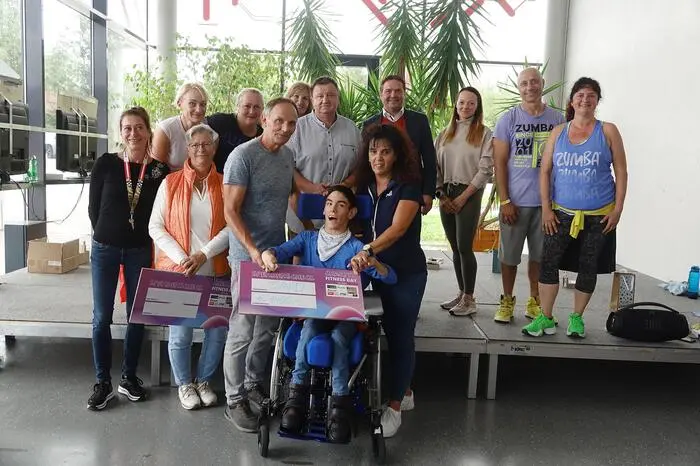 Durch die Nenngelder des Fitness Days kamen 1400 Euro zusammen, die den Eltern des schwerstbehinderten David aus Judenburg überreicht wurden.