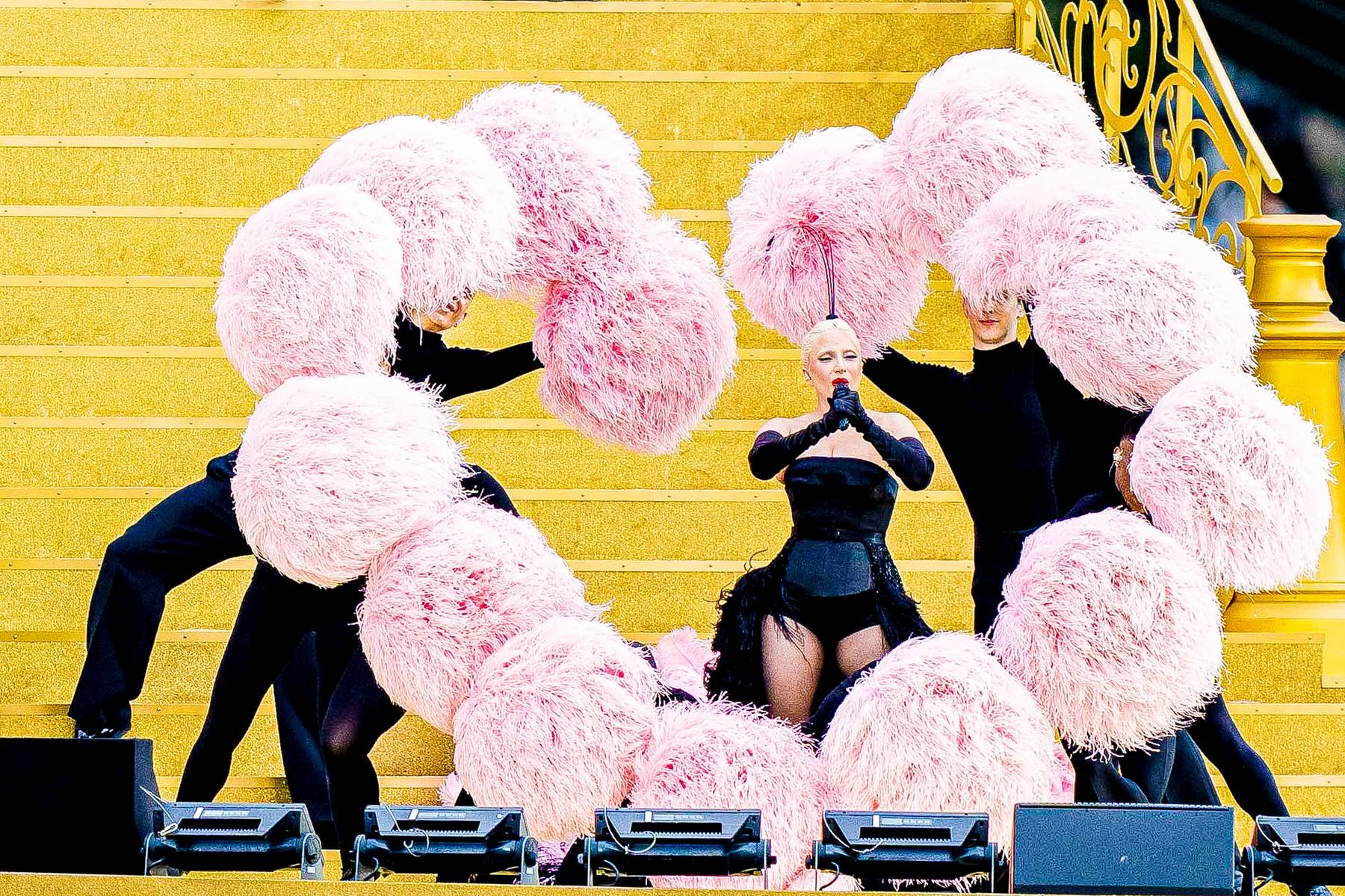 Paris 2024 : Die besten Bilder vom Lady Gaga Konzert bei der Olympia Eröffnungsfeier 