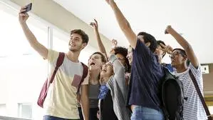 Die Handys sind in der Schule Alltag - aber oft störender Alltag