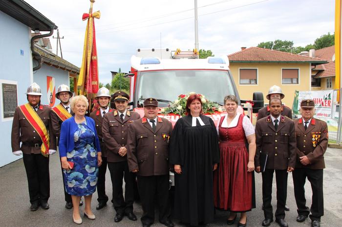 Die Freiwillige Feuerwehr Deutsch Kaltenbrunn-Berg feierte ihr 100-jähriges Bestehen und das neue Einsatzfahrzeug