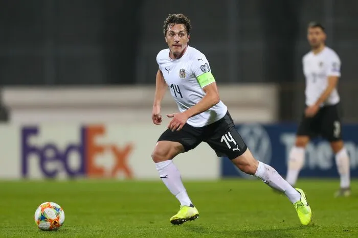 Julian Baumgartlinger: 2 Der Kapitän, als einer von nur zwei Spielern im Vergleich zum 2:1 gegen Nordmazedonien in der Startelf, bemühte sich, fand aber nie einen Rhythmus. Zur Pause erlöst und durch Onisiwo ersetzt
