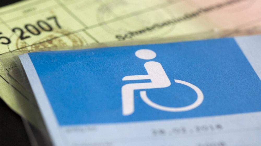 Einen Behindertenpass samt Parkausweis hat eine 85-jährige Kärntnerin beantragt