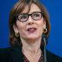 Ursula Wiedermann-Schmidt, Vorsitzende der österreichischen Impfkommission, startete mit den Impfungen in Österreich