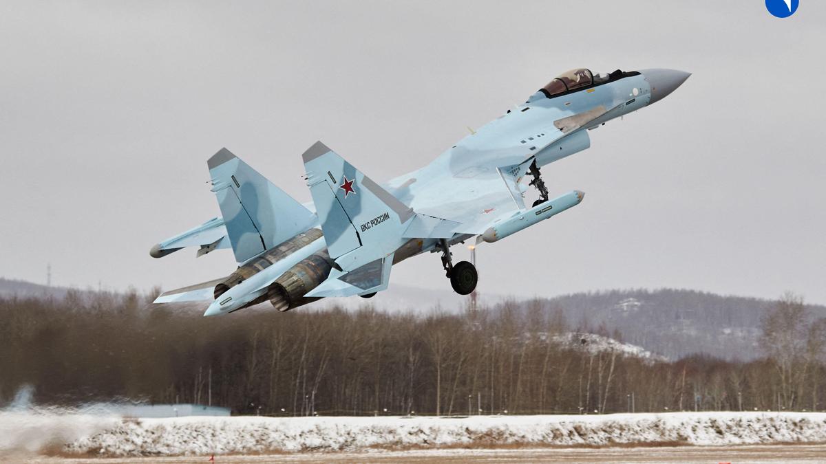 Eine Suchoi Su-34 der russischen Armee beim Start. | Eine Suchoi Su-34 der russischen Armee beim Start.