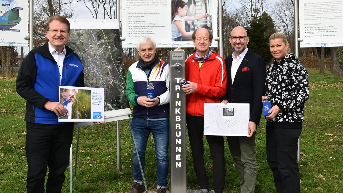 Franz Krainer, Franz Hartinger, Reinhold Heidinger, Michael Schumacher und Sigrid Soltész präsentierten die neue Karte