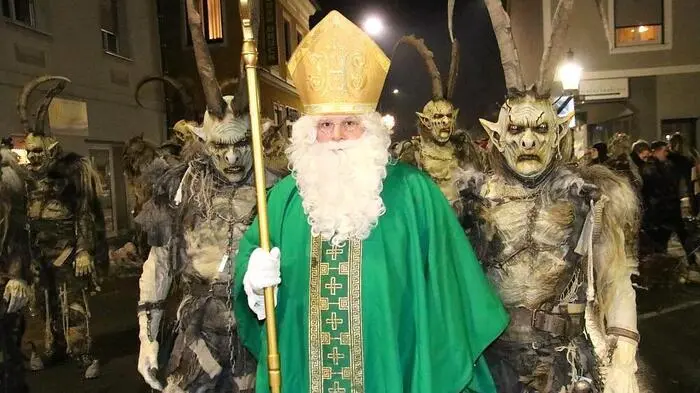 Mit dem Krampuslauf am vergangenen Freitag (8. Dezember) fand die Serie der Krampusveranstaltungen im Bezirk einen würdigen, für die vielen Besucher spannenden und interessanten Abschluss.