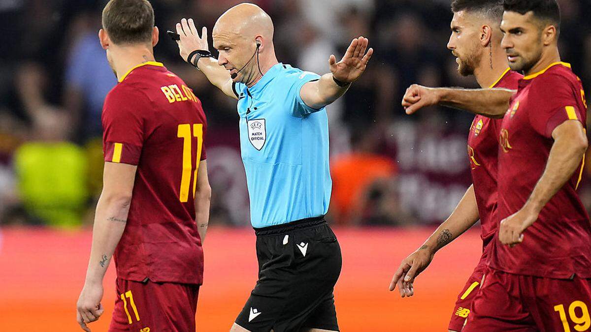 Schiedsrichter Anthony Taylor stand beim Europa-League-Finale in der Kritik