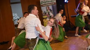 Zu steirischer "Musi" wurde beim Frühlingsball am Samstag das Tanzbein geschwungen
