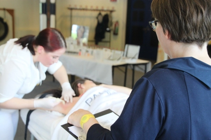 Um überhaupt mit dem Zuckern anfangen zu können, bedarf es eines dreitätigen Intensivkurses.