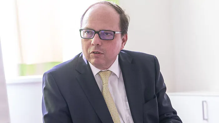 Szekeres stellt Forderungen