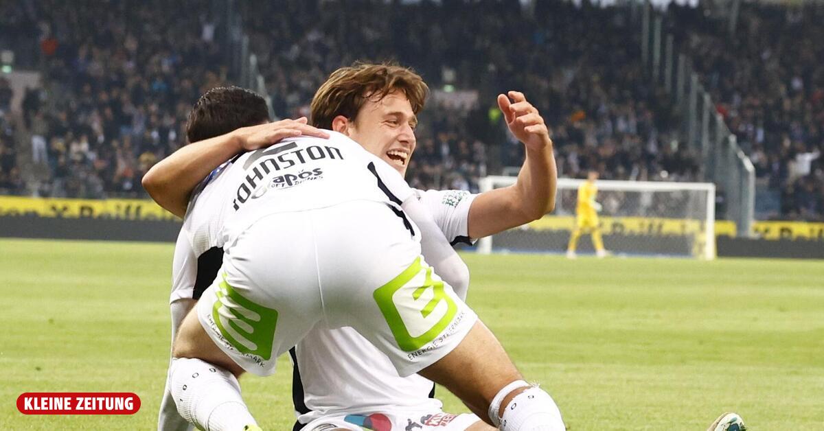 (Double) goalscorer William Böving fights for a goal: 