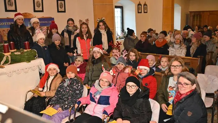 Mitgestaltet wurde der Nachmittag vom Kinderchor „RePaKi“ (Leitung Petra Ortner) und „KärnBlech“ (Leitung Martin Schusser). 